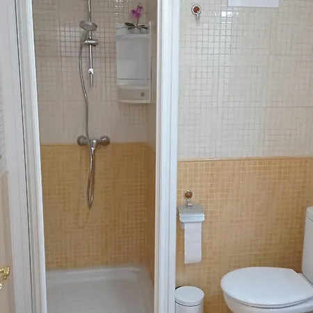 Apartment 427 H4y